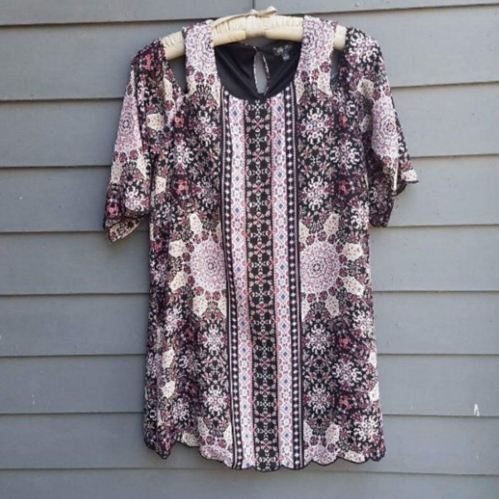 Lilly Rose Black/Pink Peek a Boo shoulder size Medium